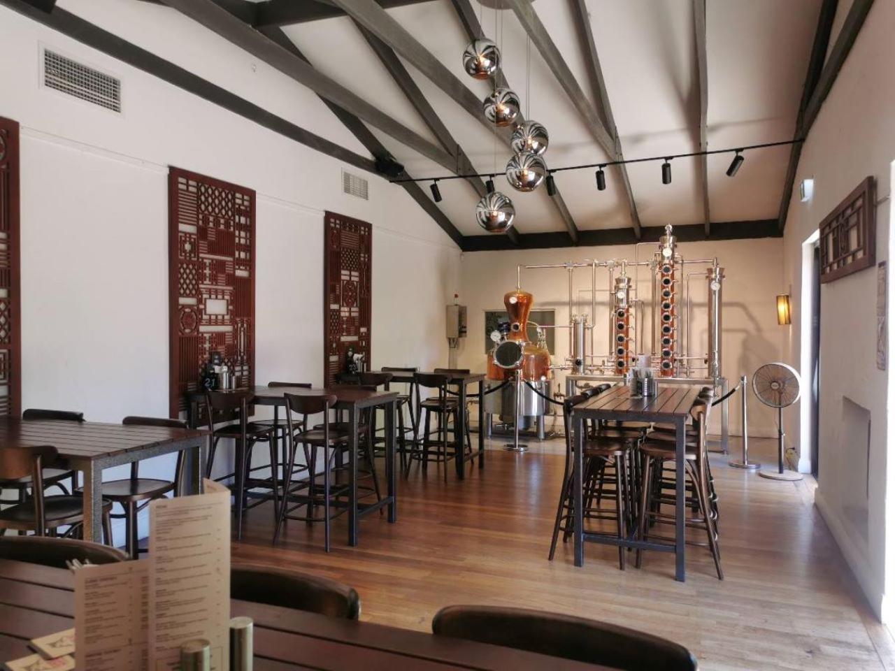 Mahogany Inn And Distillery Mahogany Creek Екстериор снимка
