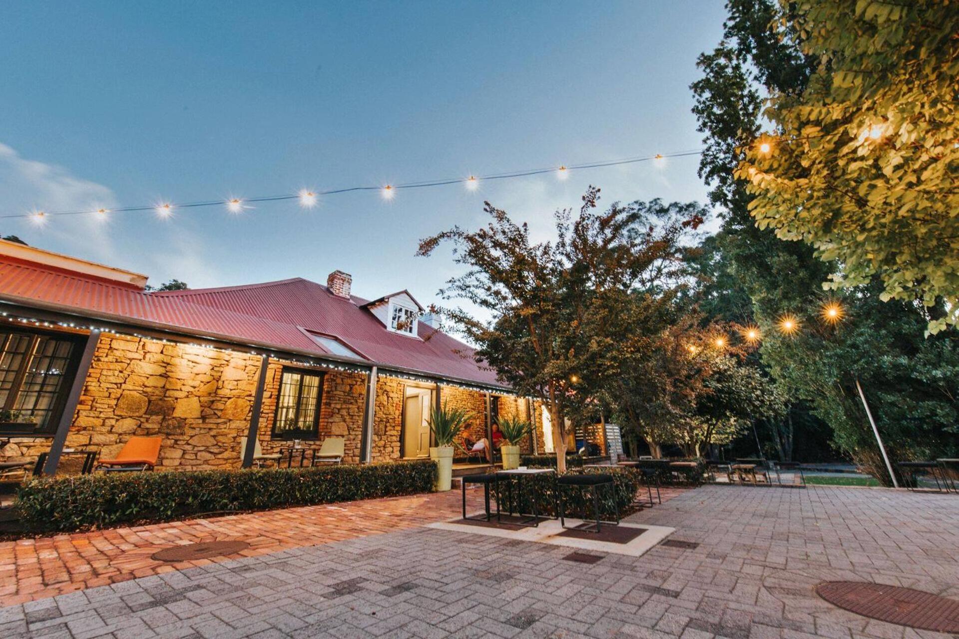 Mahogany Inn And Distillery Mahogany Creek Екстериор снимка