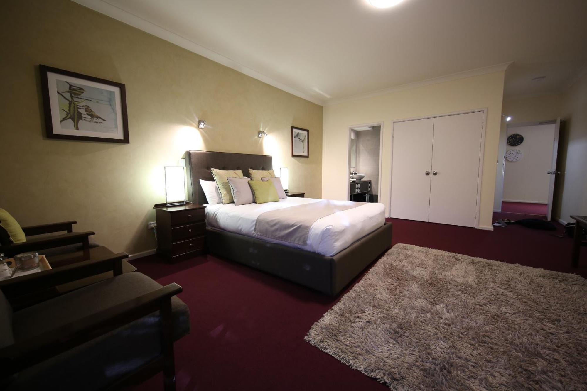 Mahogany Inn And Distillery Mahogany Creek Екстериор снимка