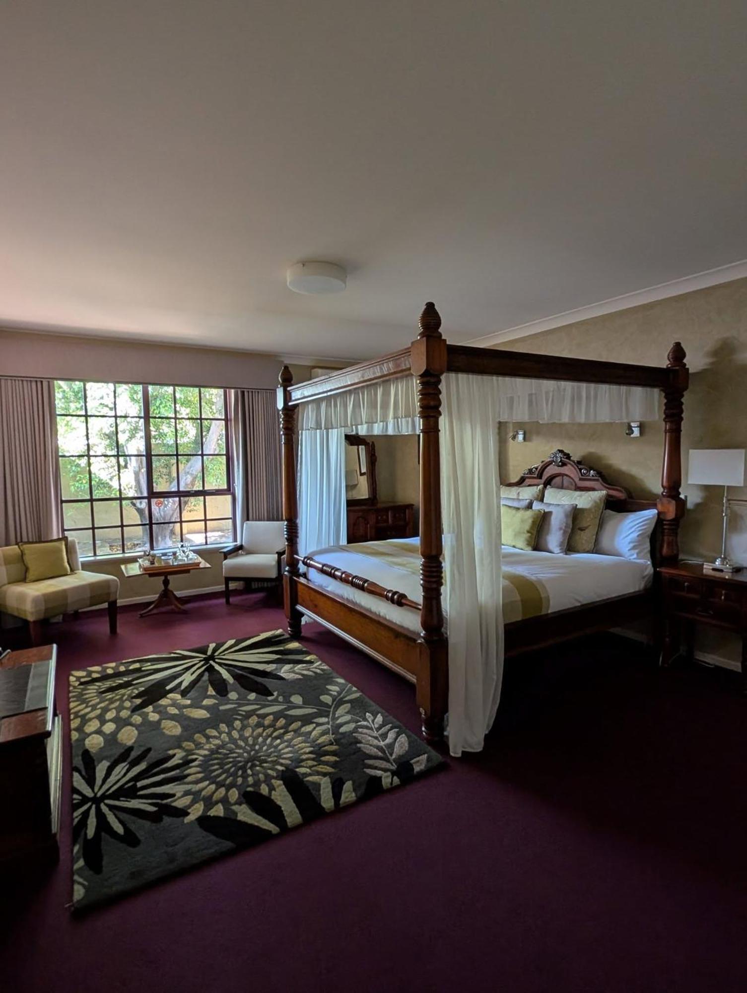 Mahogany Inn And Distillery Mahogany Creek Екстериор снимка