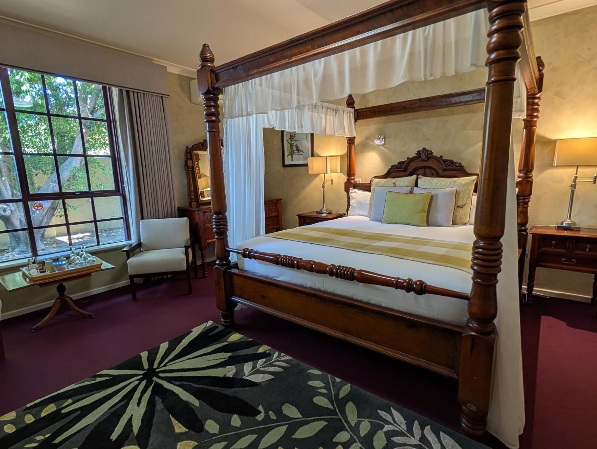 Mahogany Inn And Distillery Mahogany Creek Екстериор снимка